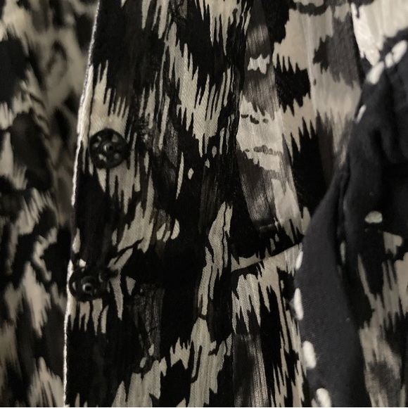 BCBG Max Azria Ribbon Tie Abstract Floral Semi Sheer Silk Wrap Top Sz XS - Picture 11 of 15